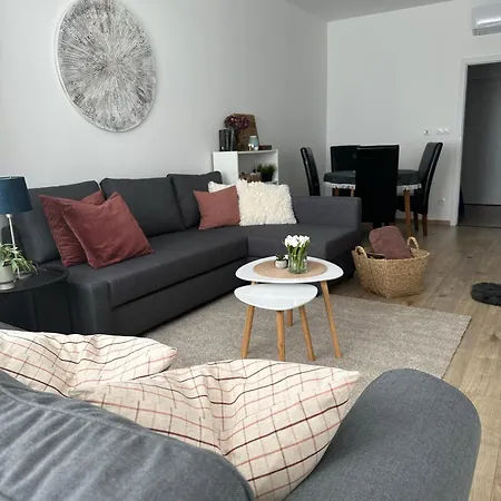 Essential Living * Michal na Ostrove