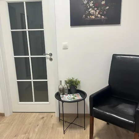 Essential Living Michal na Ostrove