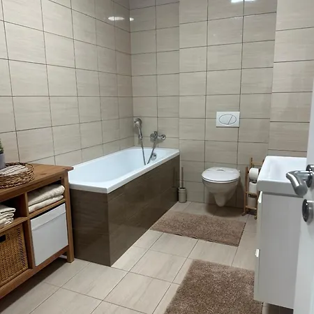 Essential Living Apartman *