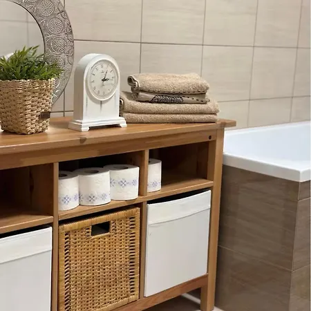 Essential Living * Michal na Ostrove